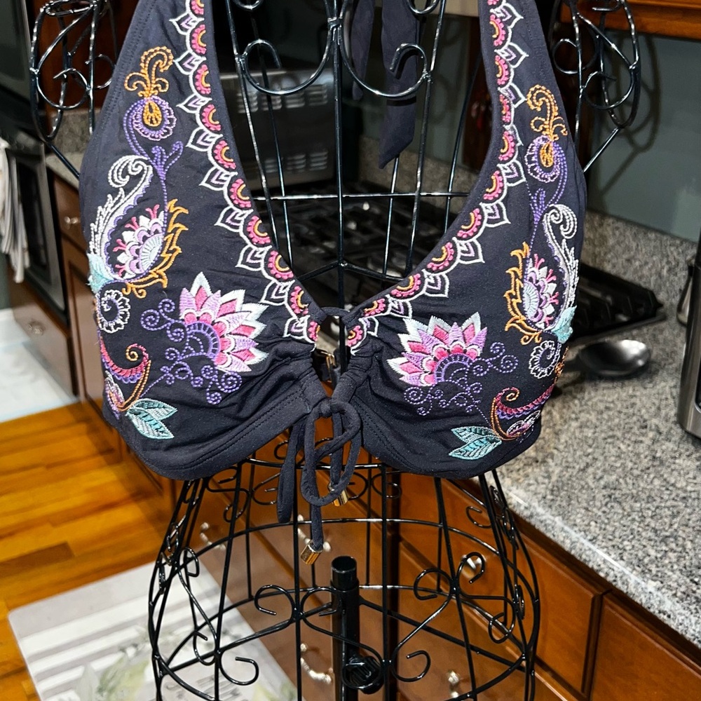Gibson Latimer Purple and Black Bikini with Elegant Design